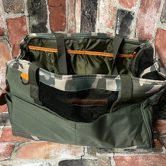 Dog travel carrier tote